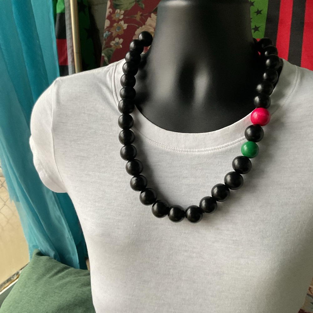 Men’s Afrocentric Wood Necklace ♥️🖤💚 - Picture 4 of 4